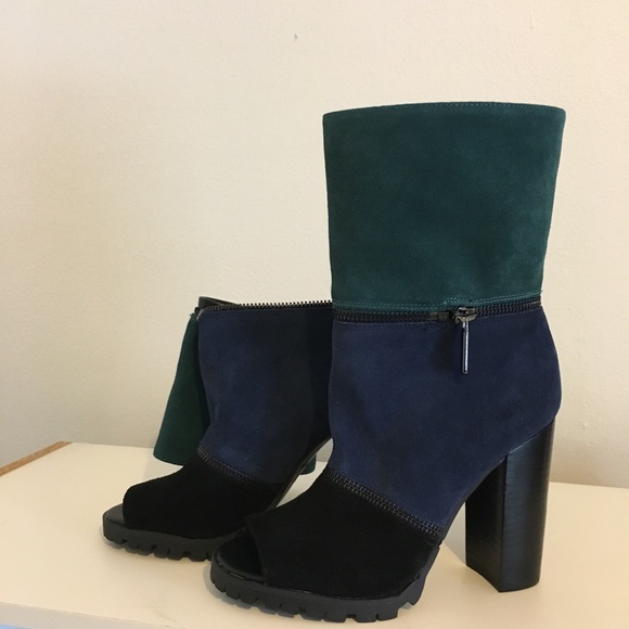 Katy Perry Shoes - NWT Katy Perry Women’s Mid Calf Boot